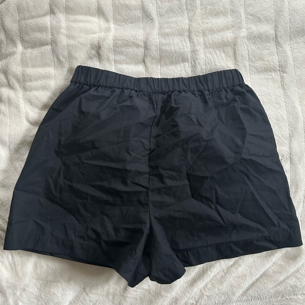 Aritzia Wilfred Free Shorts